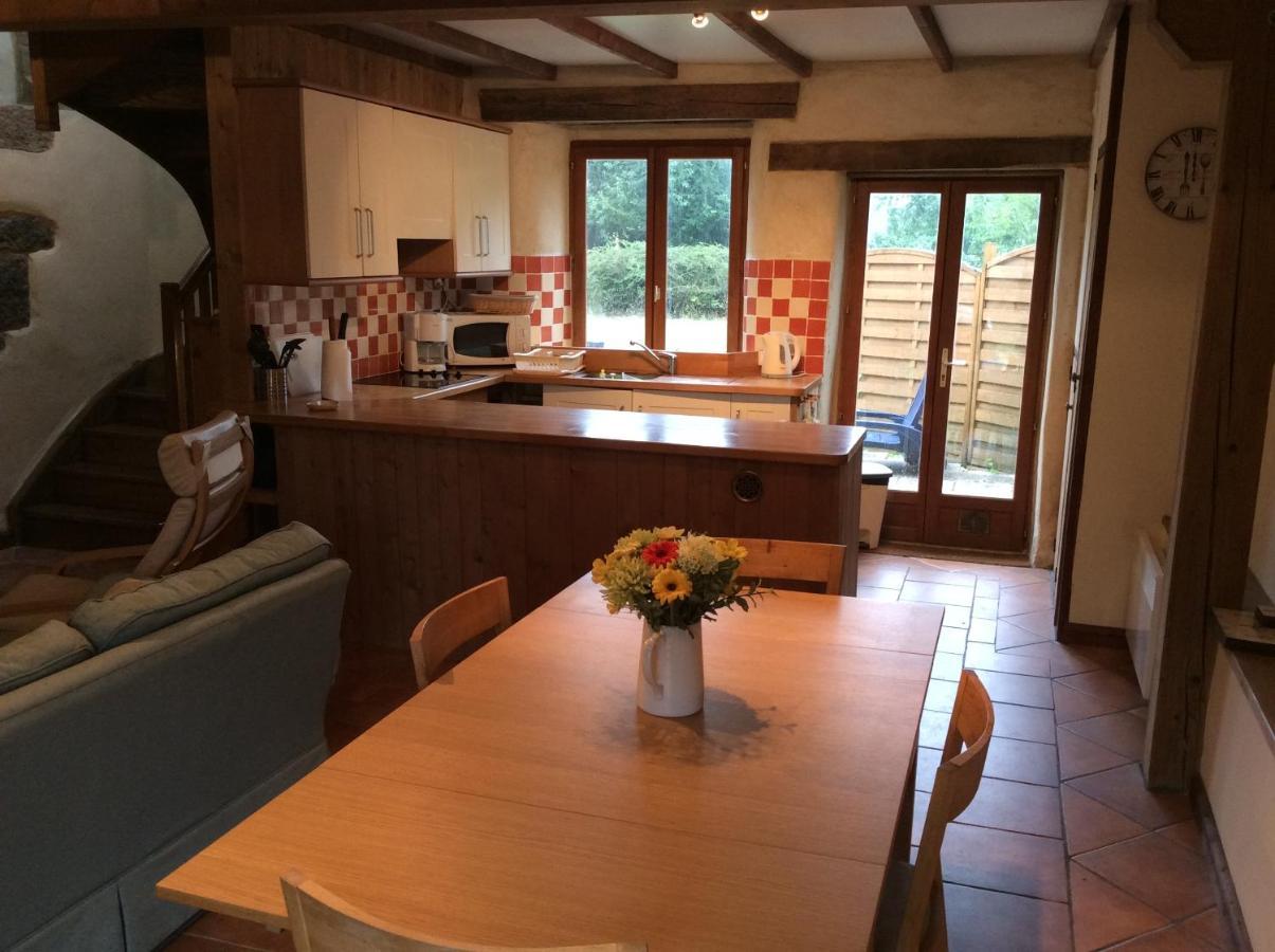 Clara, Clement & Nelle - Character Cottages Jugon-les-Lacs Exteriör bild